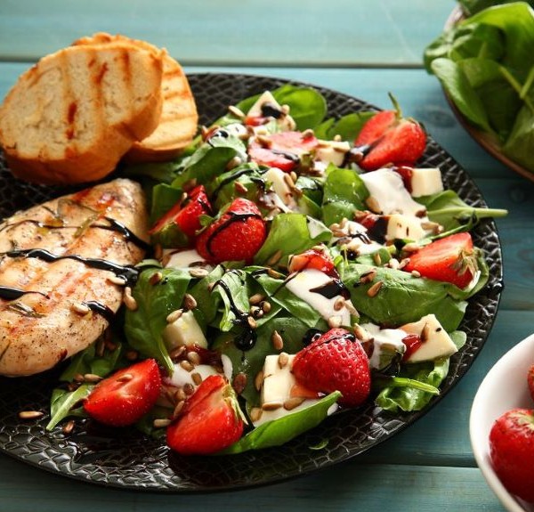 Light salad with spinach