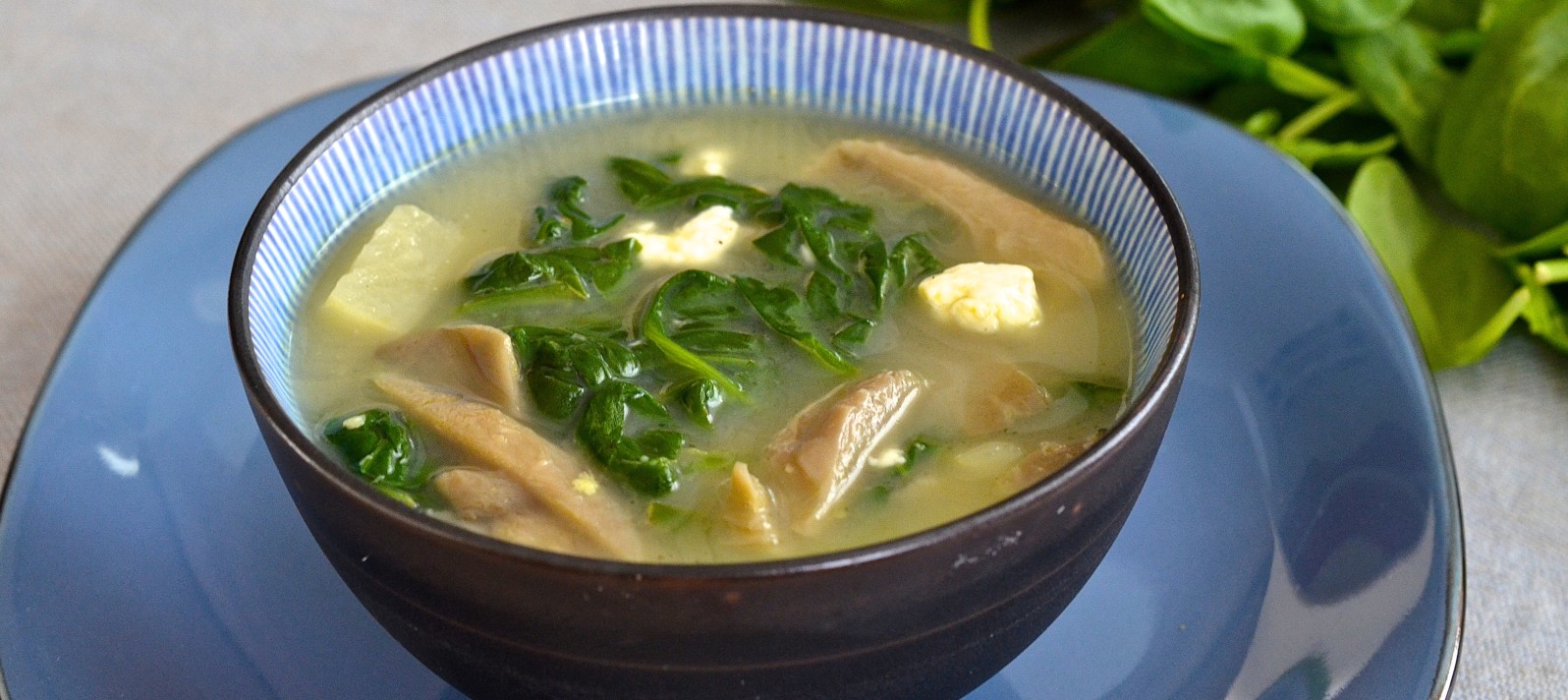 Spinach and oyster mushroom soup with bundz