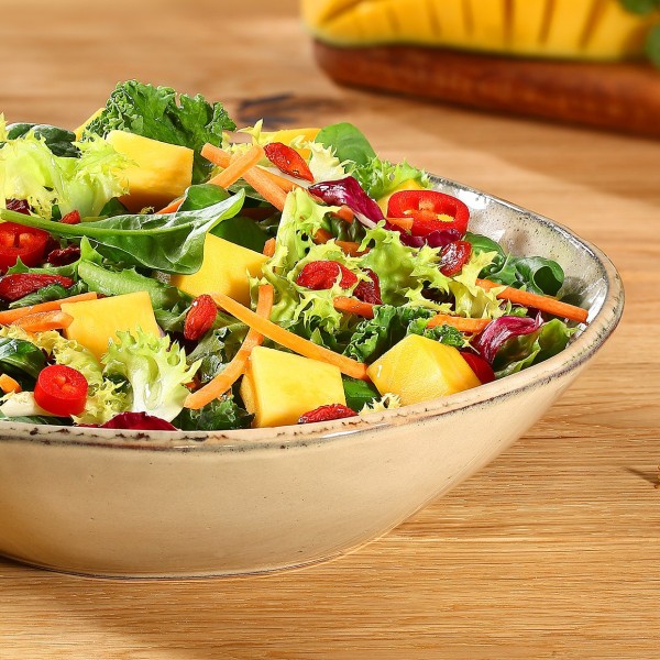 Light salad with mango and goji berries