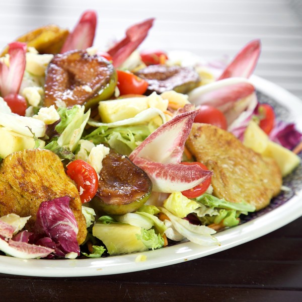 Salad with grilled or fried turkey and caramelized figs