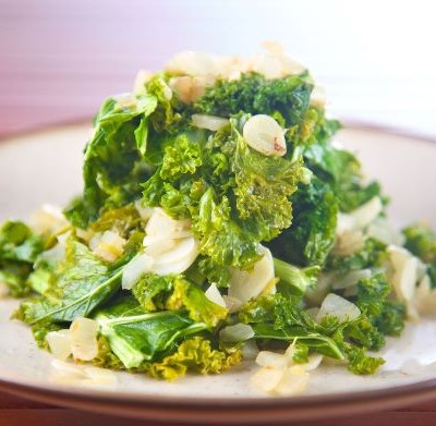 Stewed kale with garlic and lemon