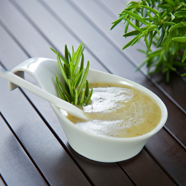 Rozmarynowy salsa verde 